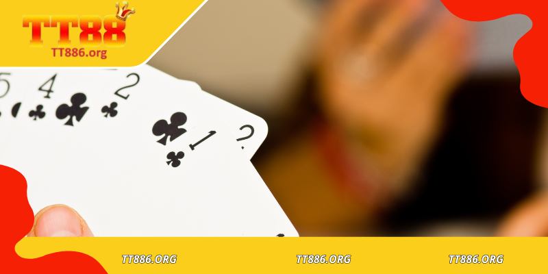 Mẹo chơi liêng thông qua thói quen lật úp bài